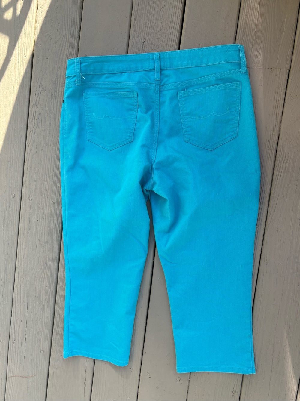 ST. JOHN’S BAY Woman’s turquoise cropped jeans,Size: 16 - Picture 2 of 7